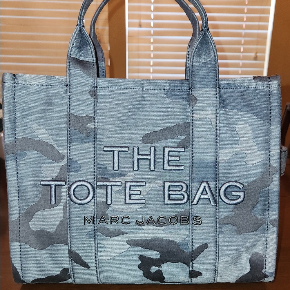 Marc Jacobs Blue Multi Camo Medium Tote Bag